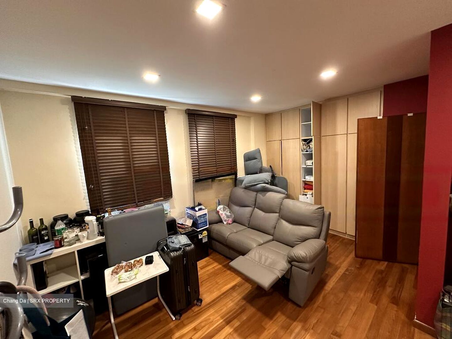 Stratton Green (D28), Terrace #568866911